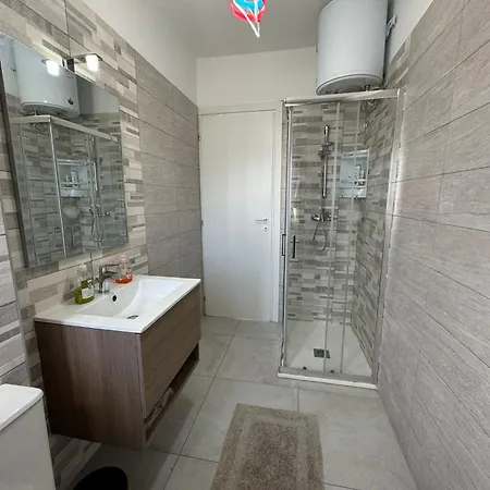 Lejlighed Modern One Bedroom *