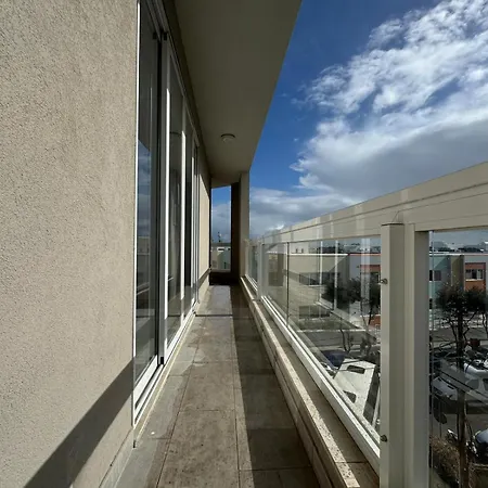 Modern One Bedroom *